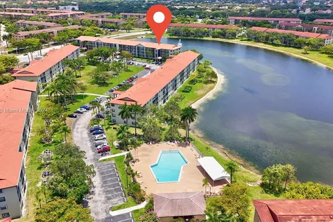 12900 SW 13th St # 412E, Pembroke Pines FL 33027