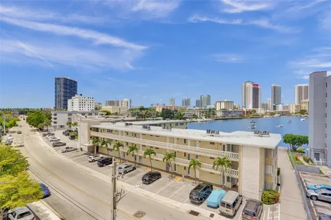 437 Golden Isles Dr # 5E, Hallandale Beach FL 33009