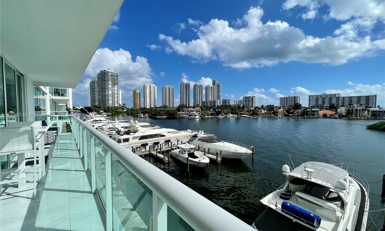 400 Sunny Isles Blvd # 305, Sunny Isles Beach FL 33160