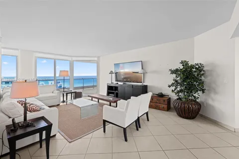 5025 Collins Ave # 1707, Miami Beach FL 33140