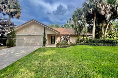 18510 Lake Bend Dr, Jupiter FL 33458