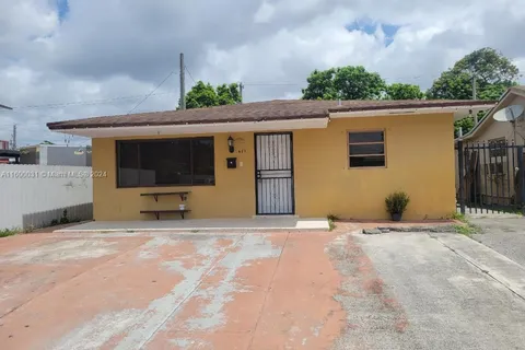 621 E 55th St, Hialeah FL 33013