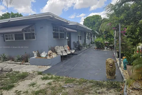 2803 NW 91st St, Miami FL 33147