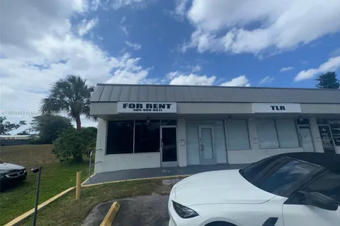 3325 Griffin Rd, Dania Beach FL 33312