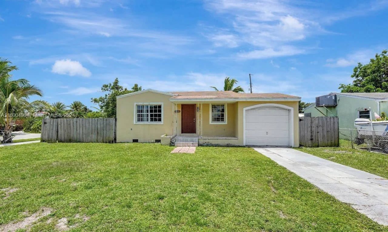 2504 Wiley Ct, Hollywood FL 33020