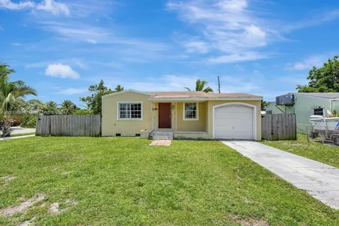 2504 Wiley Ct, Hollywood FL 33020