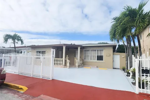 955 79th Ter, Miami Beach FL 33141