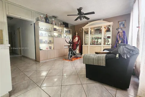 955 79th Ter, Miami Beach FL 33141