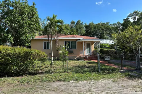 250 NW 98th St, Miami FL 33150