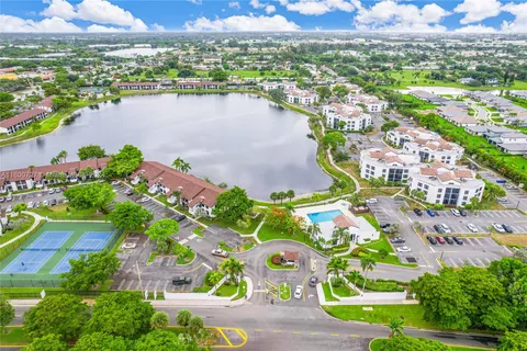 210 Lake Pointe Dr # 109, Oakland Park FL 33309