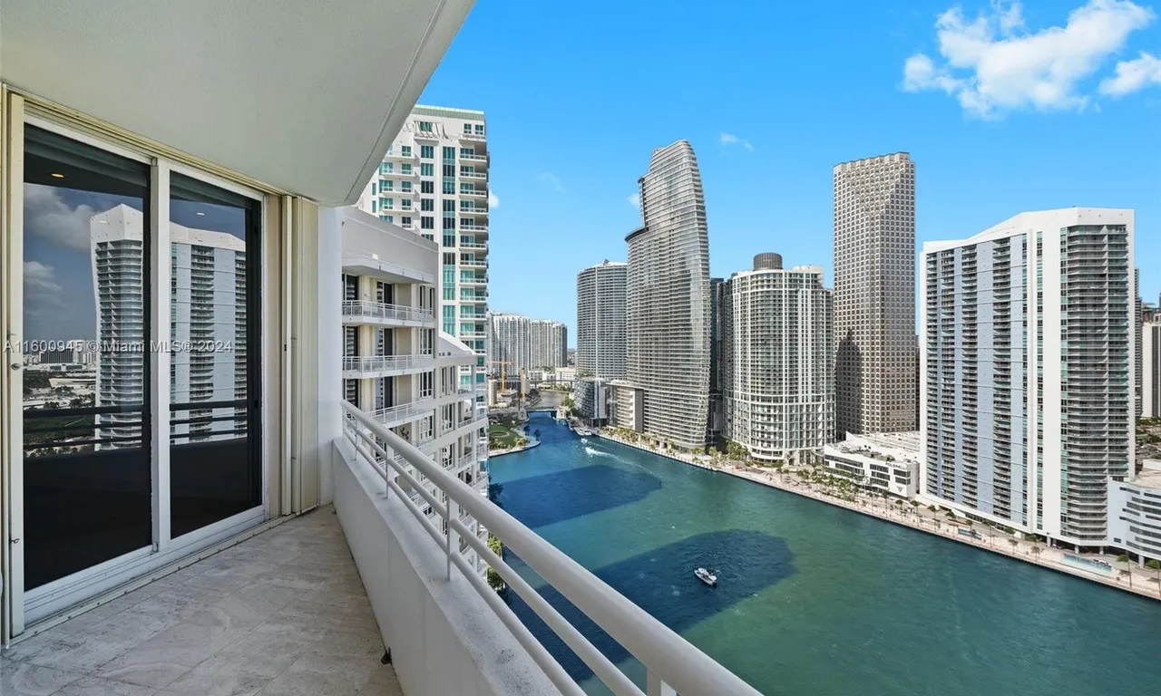 888 Brickell Key Dr # 2912, Miami FL 33131