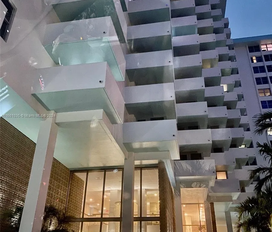 2899 Collins Ave # 740, Miami Beach FL 33140