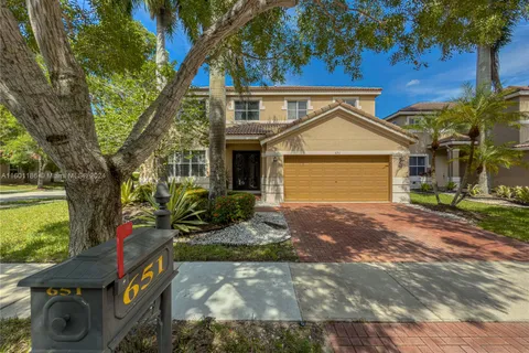 651 Honeysuckle Ln, Weston FL 33327