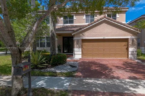 651 Honeysuckle Ln, Weston FL 33327