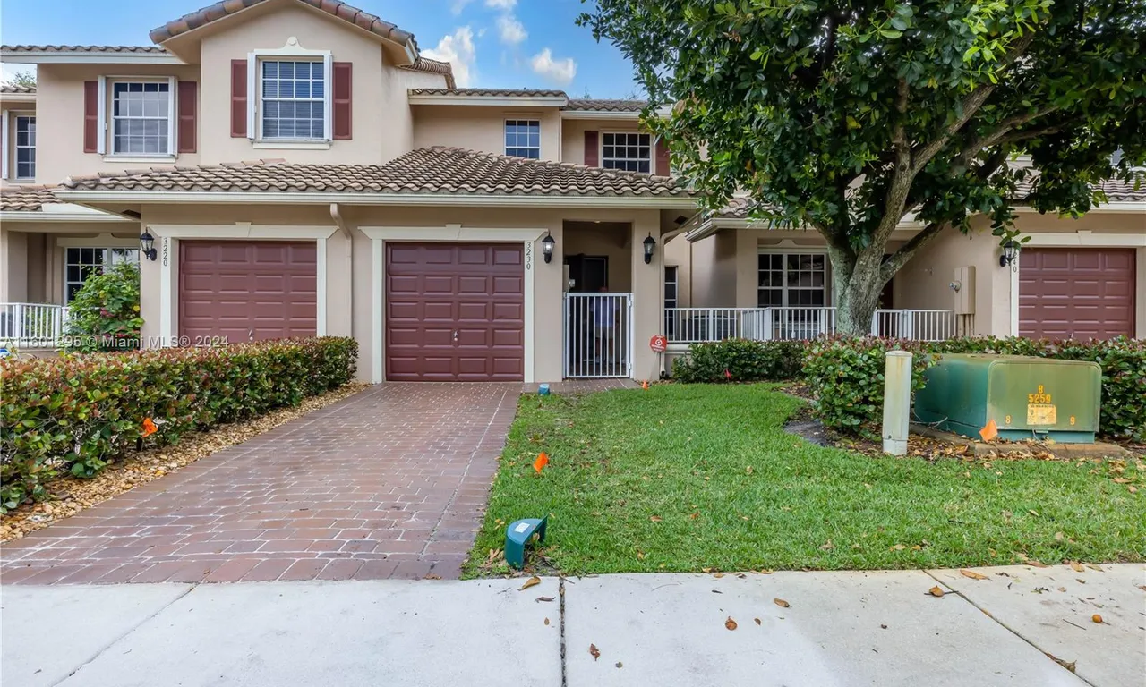 3230 Fairway Cir # 15, Davie FL 33328