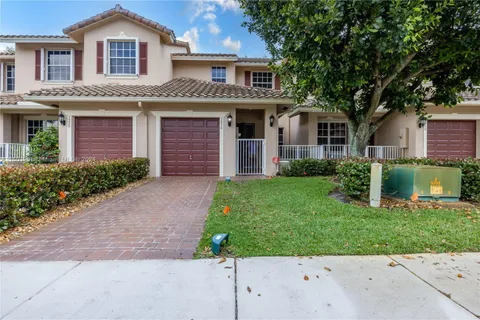 3230 Fairway Cir # 15, Davie FL 33328