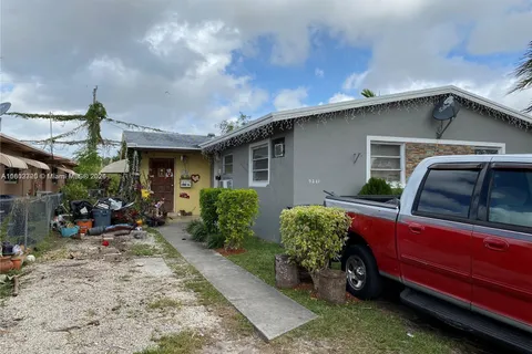 9283 SW 39th St, Miami FL 33165