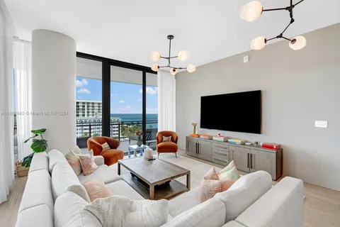 8701 Collins Ave # 805, Miami Beach FL 33154