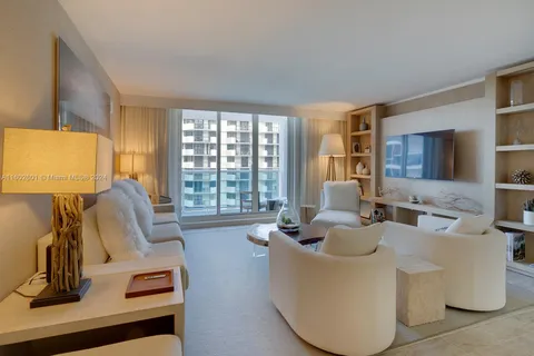 102 24 ST # 1207, Miami Beach FL 33139