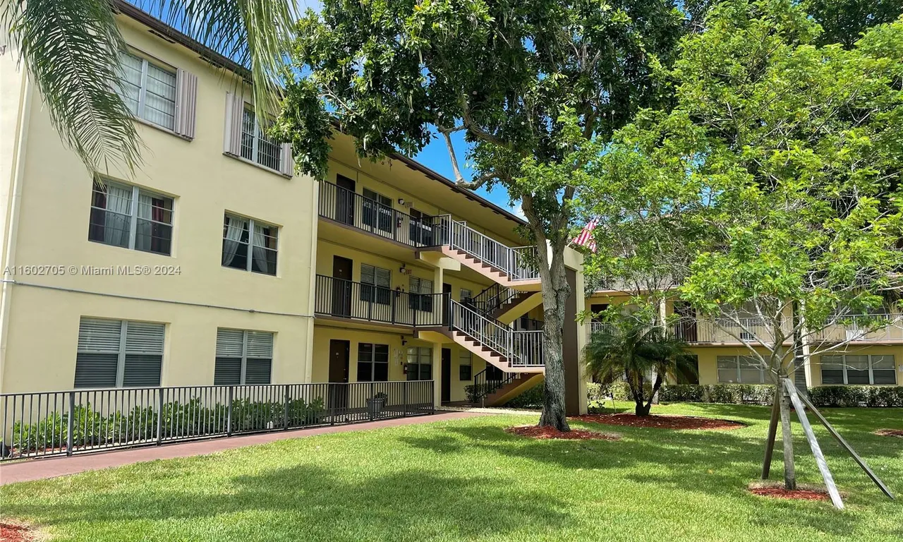 150 SW 134th Way # 304R, Pembroke Pines FL 33027