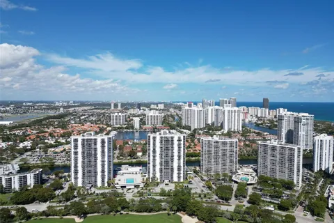 3675 N Country Club Dr # 1906, Aventura FL 33180