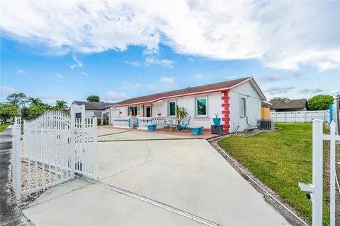 25786 SW 123rd Ct, Homestead FL 33032