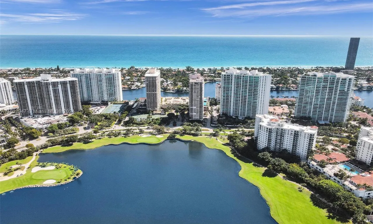 20191 E Country Club Dr, Aventura FL 33180