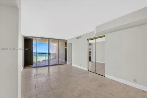 6767 Collins Ave # 707, Miami Beach FL 33141