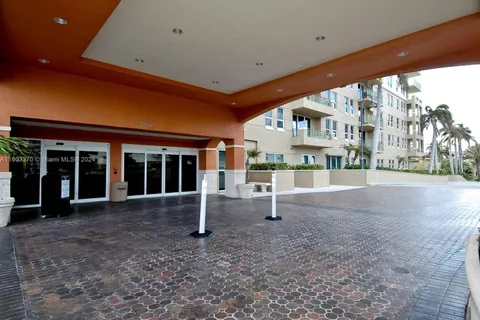 2080 S Ocean Dr # 905, Hallandale Beach FL 33009