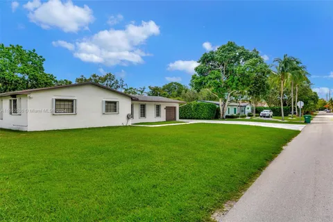 15735 SW 89th Ave, Palmetto Bay FL 33157