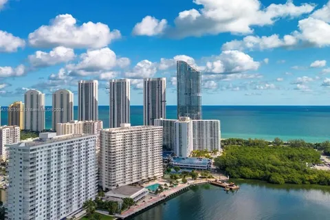 300 Bayview Dr # 402, Sunny Isles Beach FL 33160