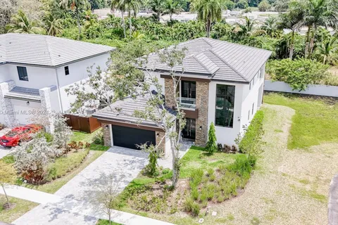 12300 Rhino Oaks Dr, Davie FL 33325