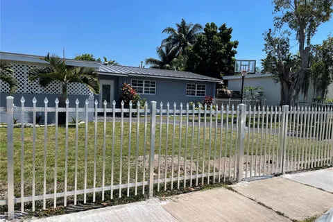 19621 NE 1st Ave, Miami FL 33179