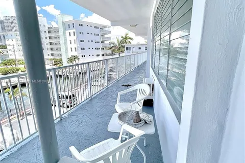 3177 S Ocean Dr # 321, Hallandale Beach FL 33009