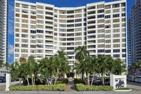 3505 S Ocean Dr # 404, Hollywood FL 33019