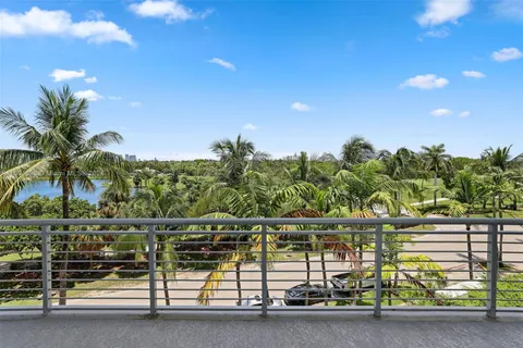 2001 Meridian Ave # 505, Miami Beach FL 33139