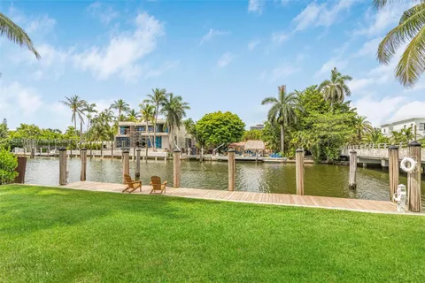 900 Belle Meade Island Dr, Miami FL 33138