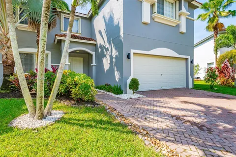 10074 Boca Vista Dr, Boca Raton FL 33498