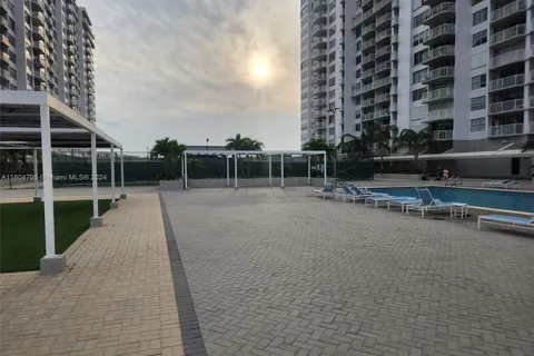 18071 Biscayne Blvd # 602, Aventura FL 33160