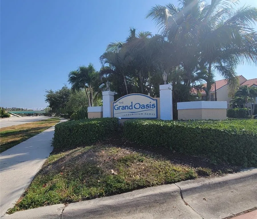 5641 Riverside Dr, Coral Springs FL 33067