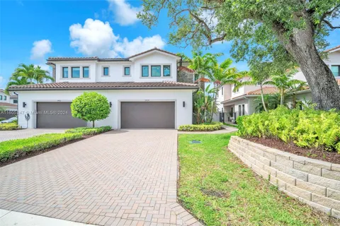 3424 Emerson Ln, Hollywood FL 33312