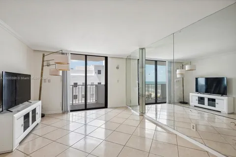 4301 Collins Ave # 1004, Miami Beach FL 33140