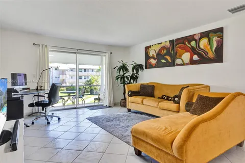 700 Layne Blvd # 206, Hallandale Beach FL 33009