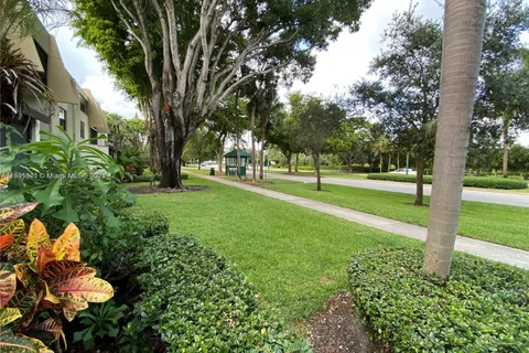 20300 W Country Club Dr # 3, Aventura FL 33180