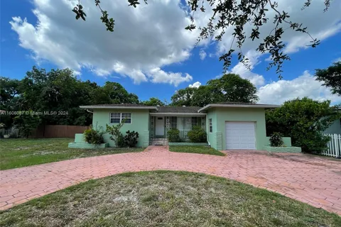 830 NE 129th St, North Miami FL 33161