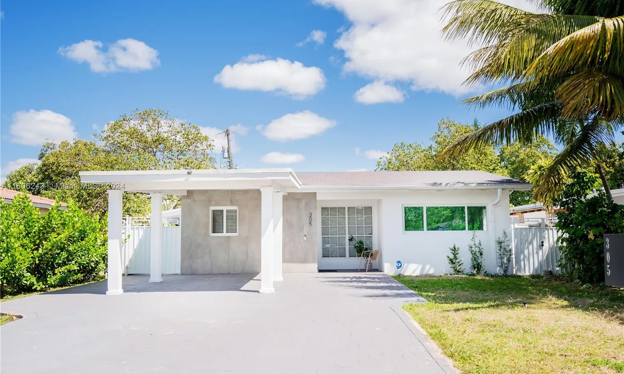 305 NW 122nd St, North Miami FL 33168