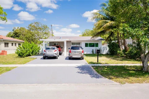 305 NW 122nd St, North Miami FL 33168