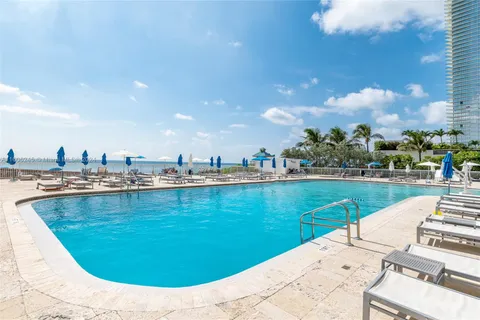 19201 Collins Ave # 318, Sunny Isles Beach FL 33160