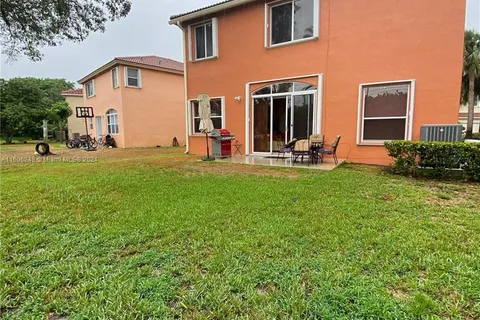 7635 NW 23rd St, Pembroke Pines FL 33024