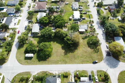 213xx SW 119th Ave, Unincorporated Dade County FL 33177